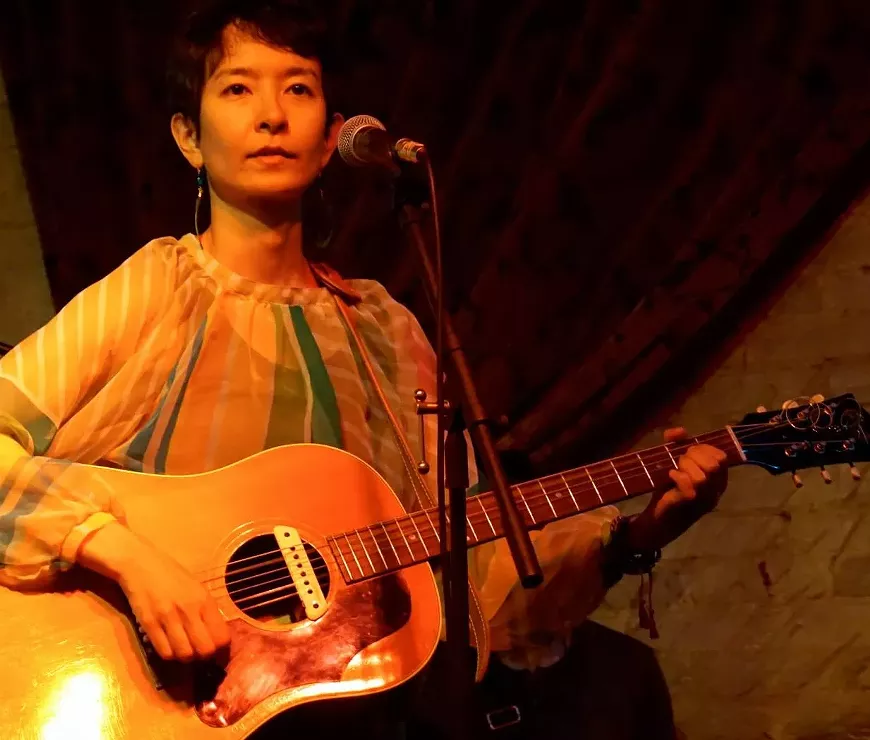 Elizabeth Etta Live a Branch Street Deli