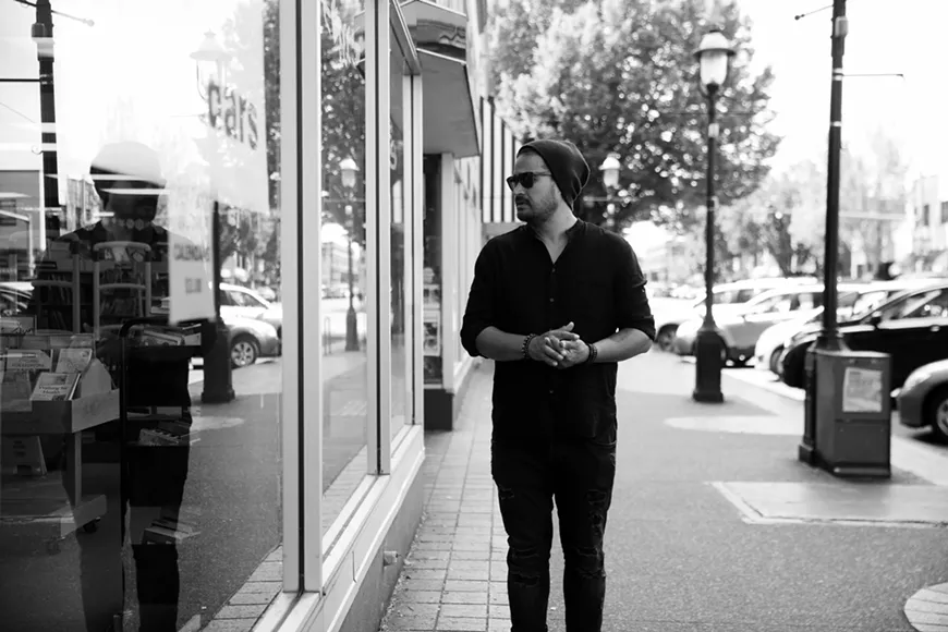 July 7,2019 Aaron Watene live at Sculpterra Winery