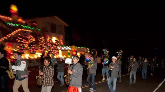 Image: Holiday Musical Walk Around the Lake
