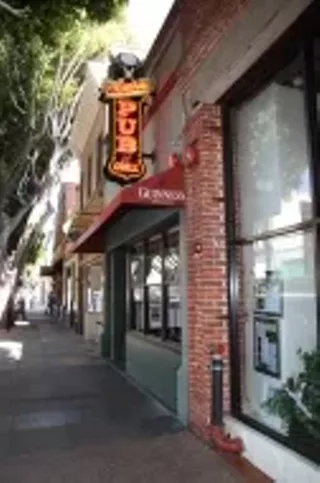 Image: Buffalo Pub And Grill