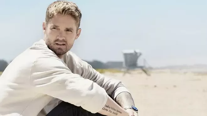 Image: Brett Young: The Chapters Tour