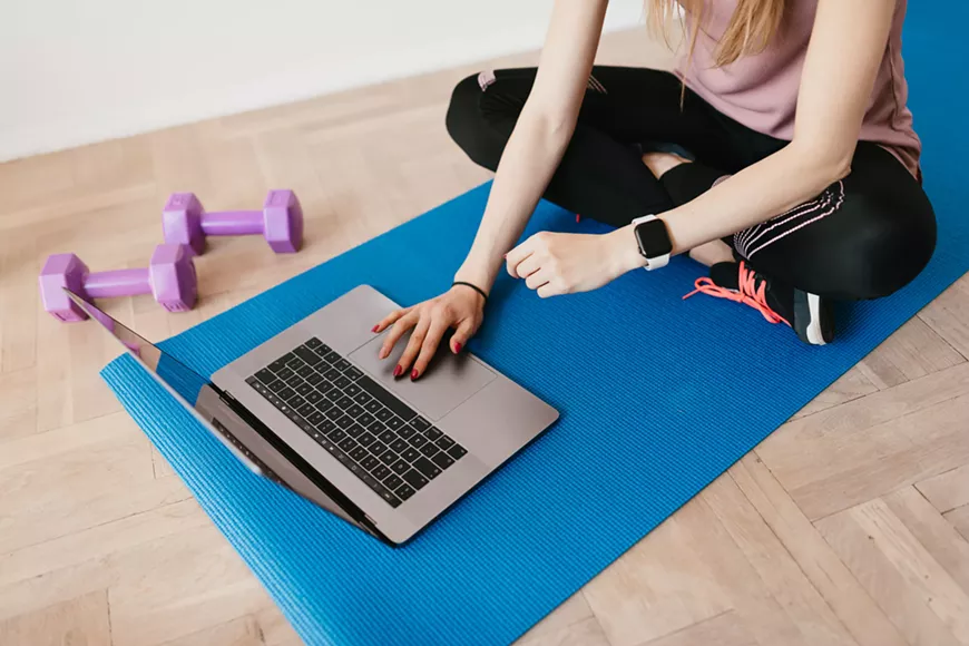online_fitness_stock_photo.webp