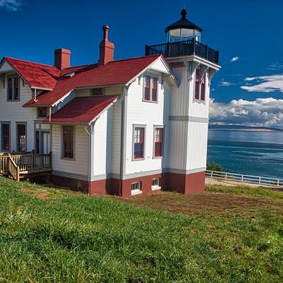 Head Keeper's Dwelling and Lighthouse, Point San Luis