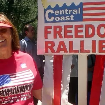 Image: Santa Maria residents organize a rally to reopen California