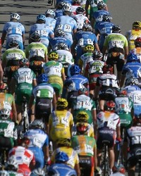 RACE FOR THE TOUR :  While the Chamber of Commerce sings praises for the success of this year&acirc;&euro;&trade;s Tour of California, some local merchants say the race did their businesses more harm than good.