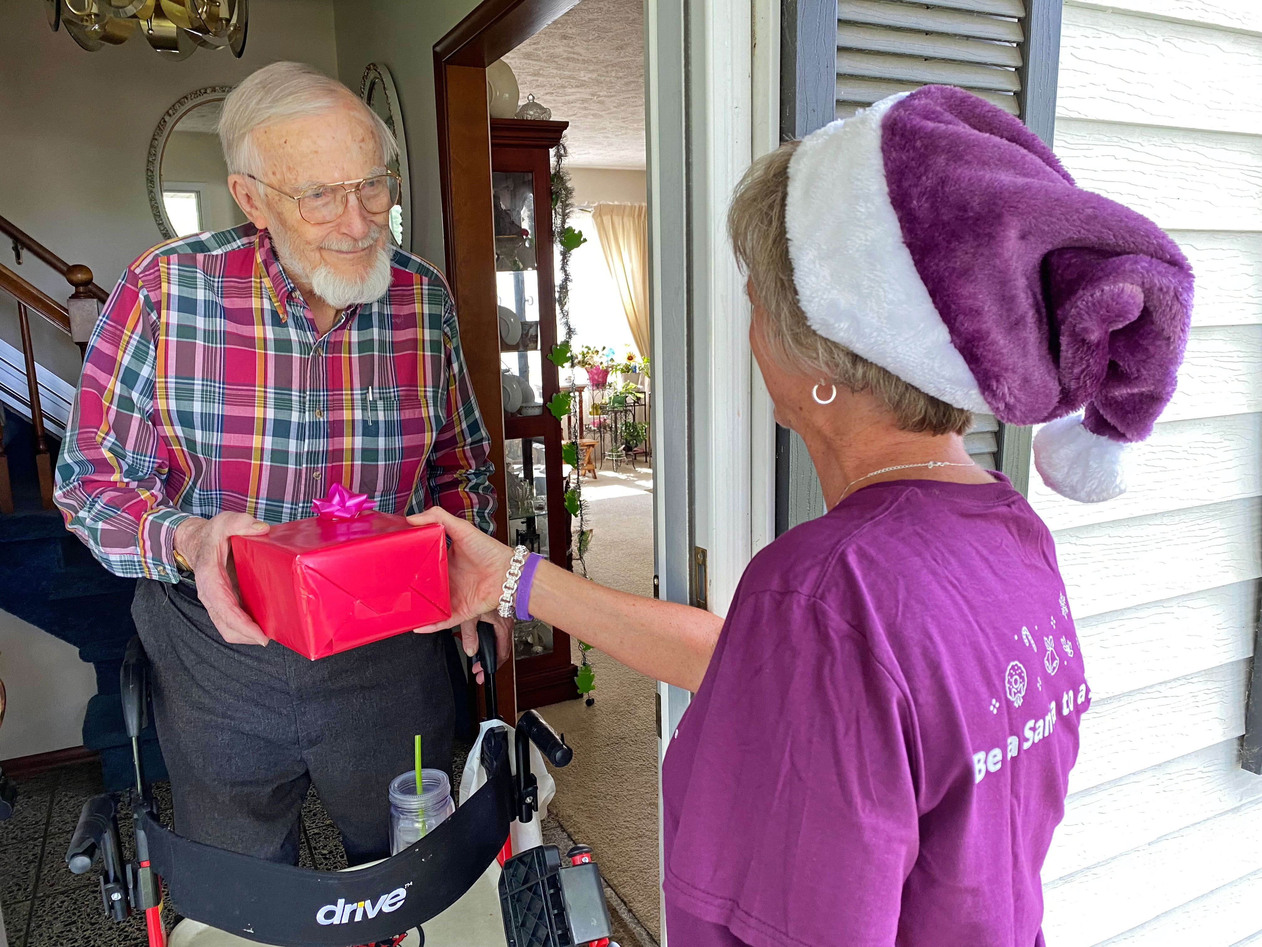 Tips for Holiday Gifts for Seniors - Eldercare Answers