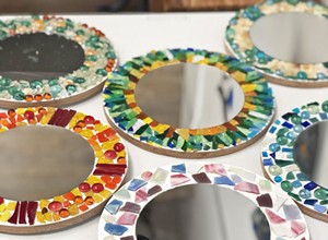 Glasshead Studio hosts two-day mosaic mirror workshop