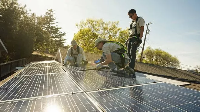 Image: Volunteer Solar Installer Orientation with SunWork